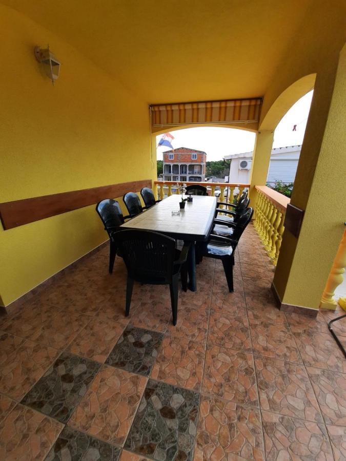 Anita Apartment วีร์ ภายนอก รูปภาพ