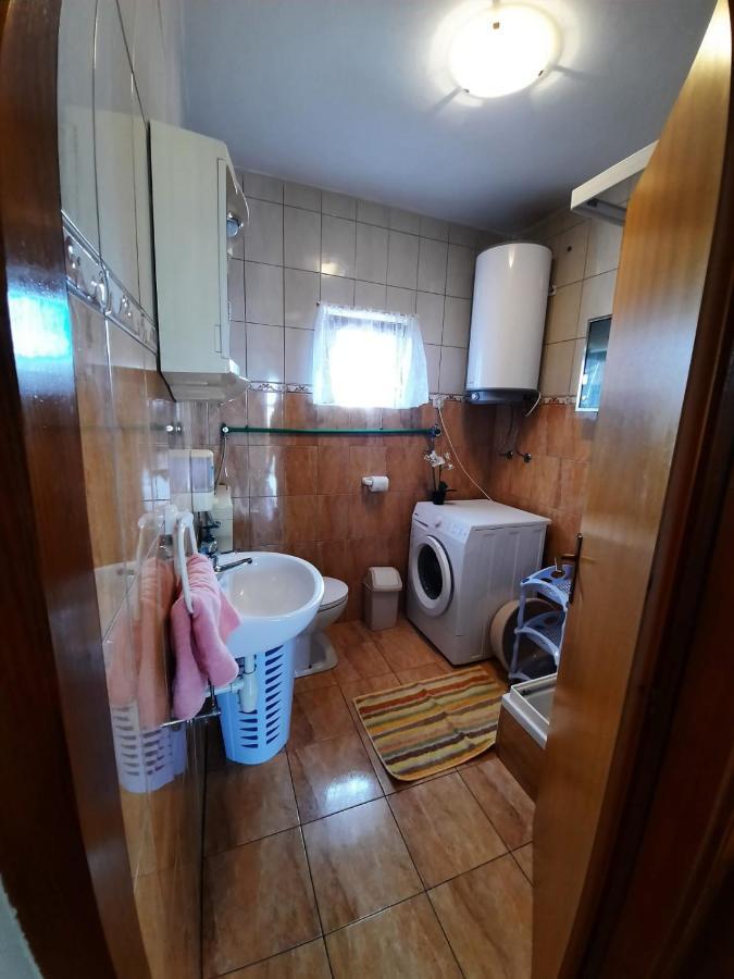 Anita Apartment วีร์ ภายนอก รูปภาพ